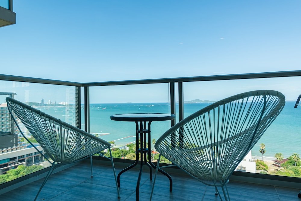 Riviera 1BR Sea View A804 — фото 4