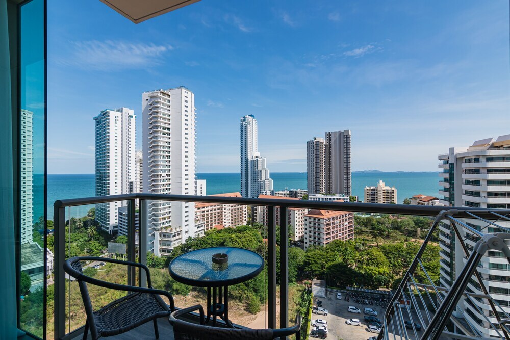 Паттайя: Riviera 1BR Sea View A804