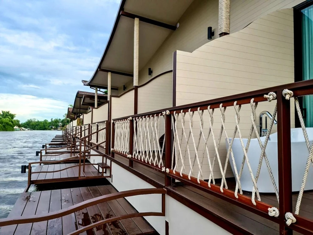 Сай Йок: Binlha Raft Resort