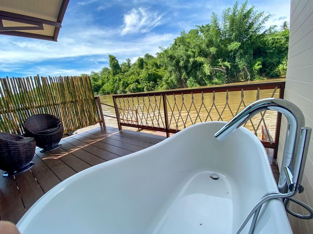 Сай Йок: Binlha Raft Resort