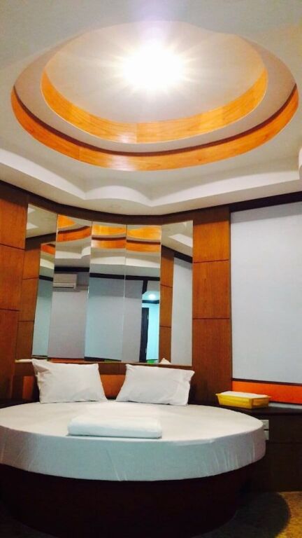 Ка Бин Тха Бу Ри: Nadeetawee Resort