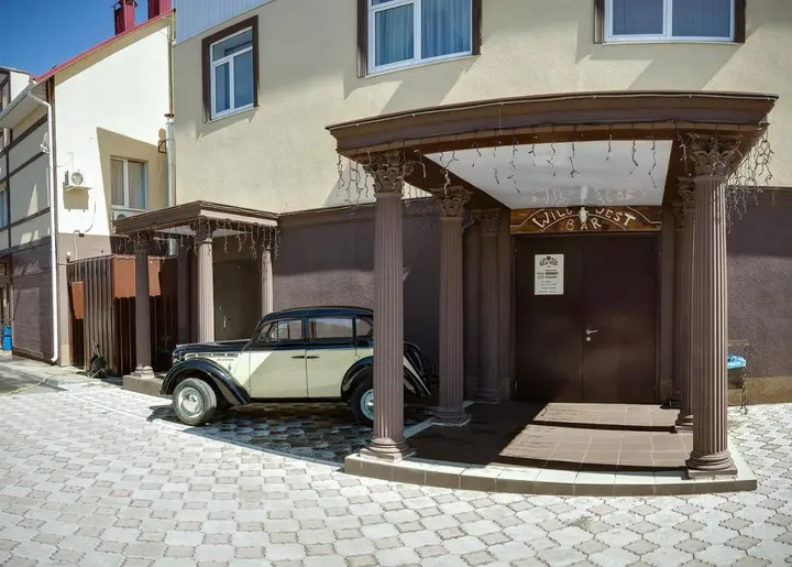 Саратов: Отель Wild West