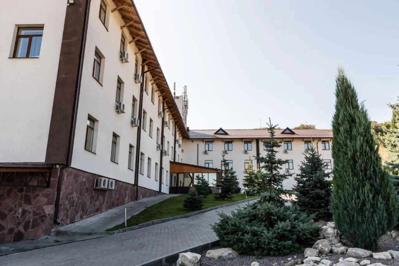 Саратов: Парк-отель Вишнёвая гора