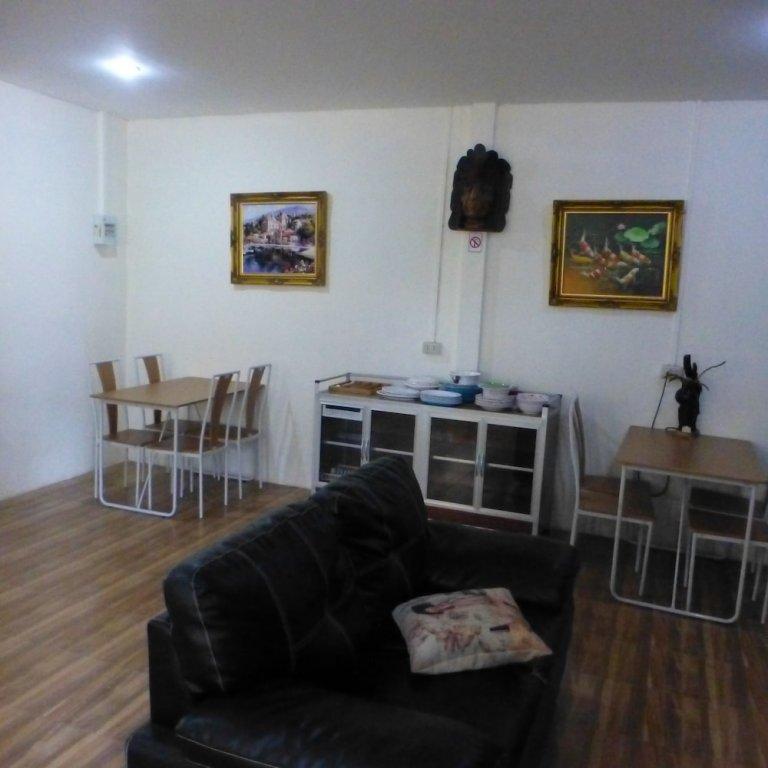 Бан-Мак-Хен: 2 Double Bedroom Pool Apartment With Extensive Kitchen Dining Room Wi-fi Aircon