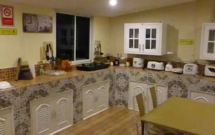 Бан-Мак-Хен: 2 Double Bedroom Pool Apartment With Extensive Kitchen Dining Room Wi-fi Aircon