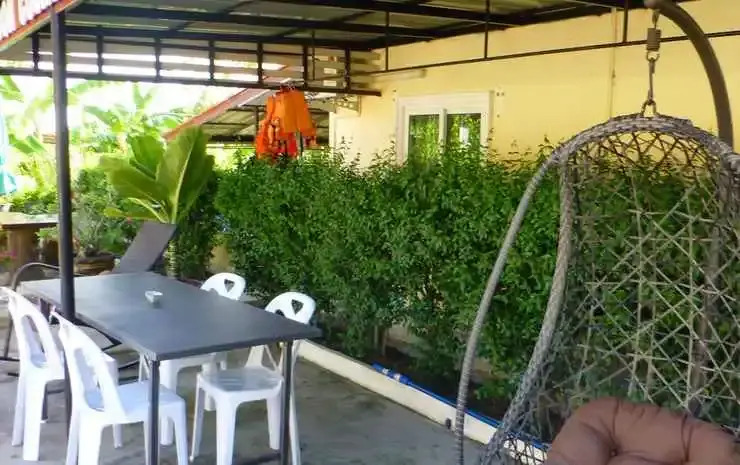 Бан-Мак-Хен: 2 Double Bedroom Pool Apartment With Extensive Kitchen Dining Room Wi-fi Aircon