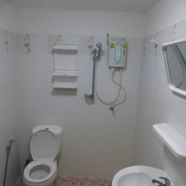 Бан-Мак-Хен: 2 Double Bedroom Pool Apartment With Extensive Kitchen Dining Room Wi-fi Aircon