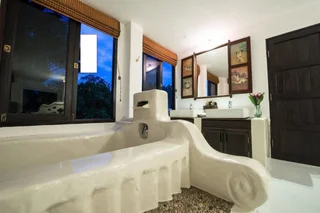 Сарапхи: Initial Dawn Riverside Villa