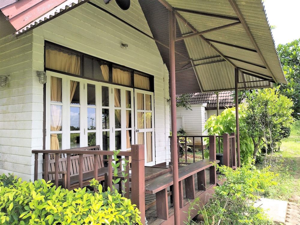 Столичный район Чантхабури: Khao Nam Khang Resort