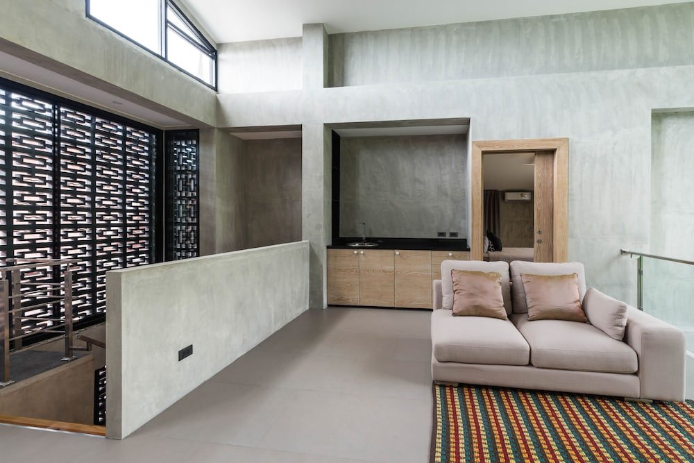 Кату: Luxury 3 Bedroom Pool Villa Angle