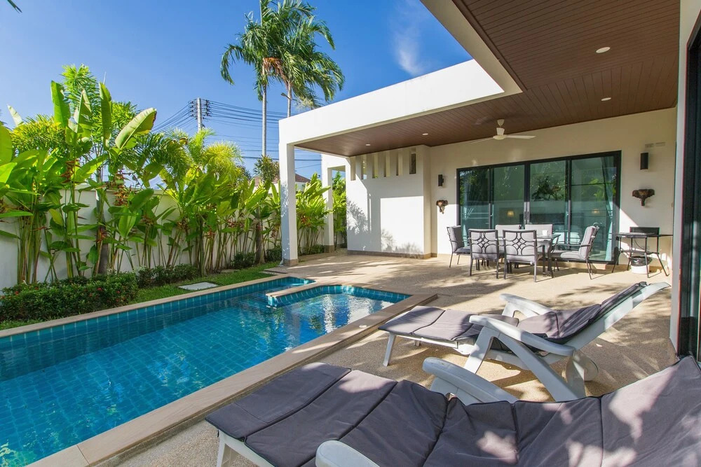 Муанг: West Facing 3BR Pool Villa by Intira