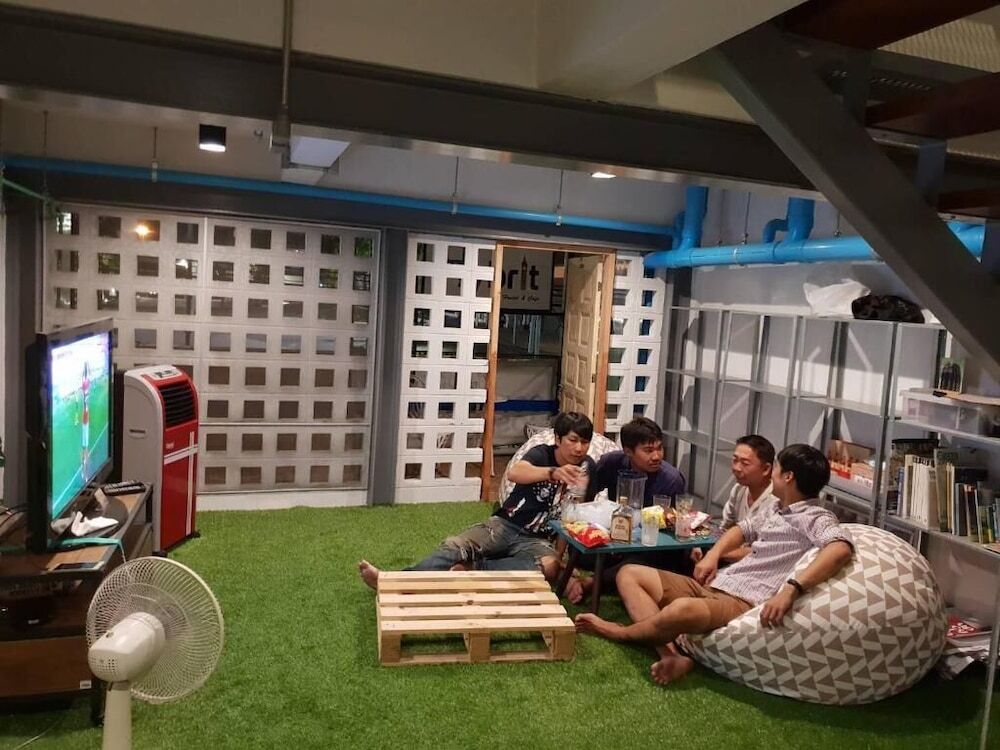 Хатъяй: Hybrit Hostel & Cafe