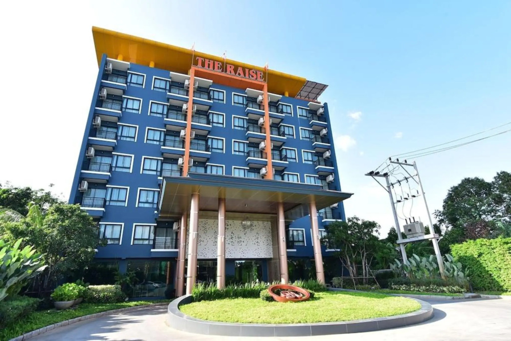 Хатъяй: The Raise Hotel