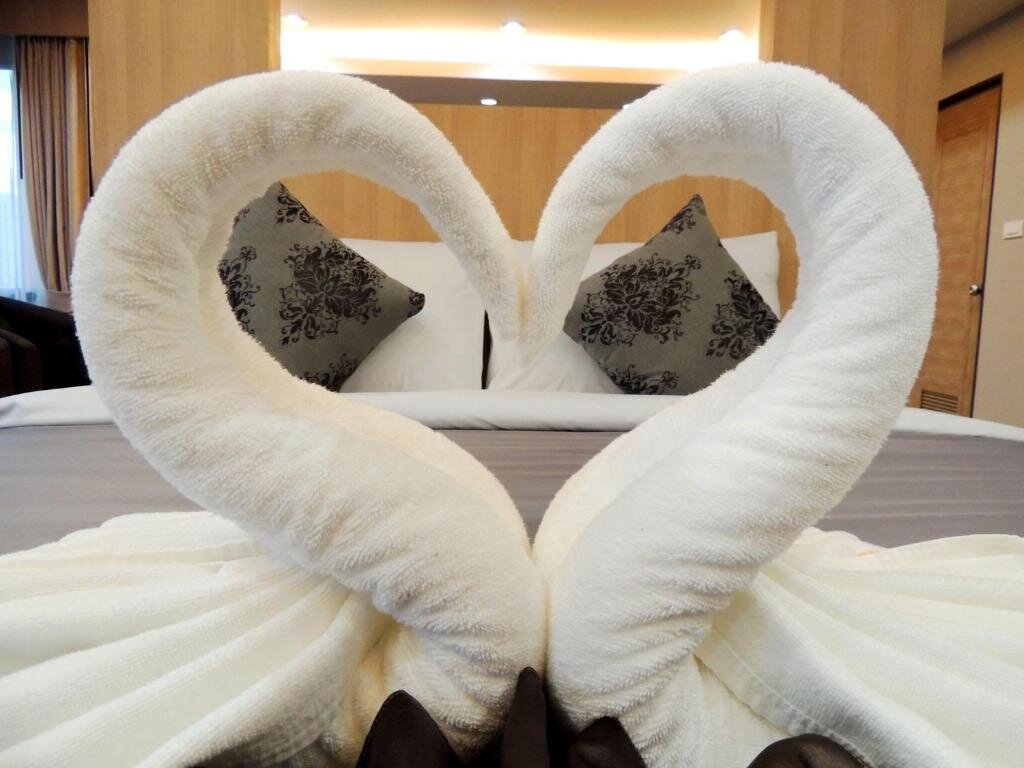 Хатъяй: The Raise Hotel