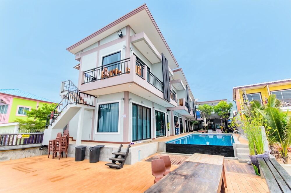 Ко-Лан: Baan Talay Namsai