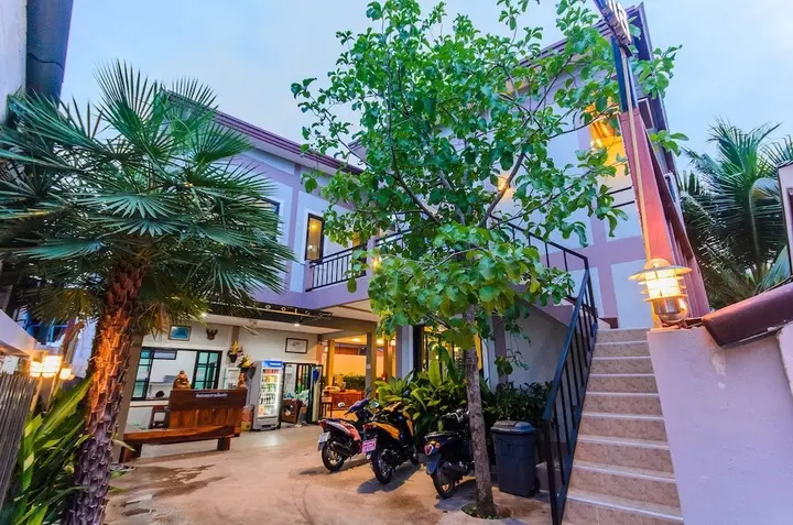 Ко-Лан: Baan Talay Namsai