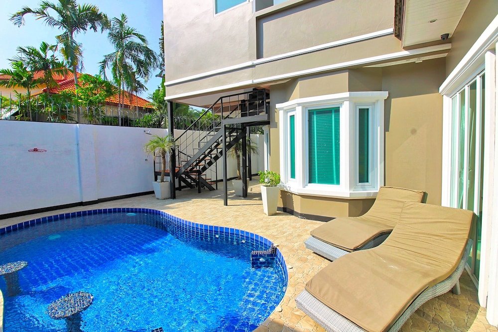 Паттайя: TJ Private Pool Villa