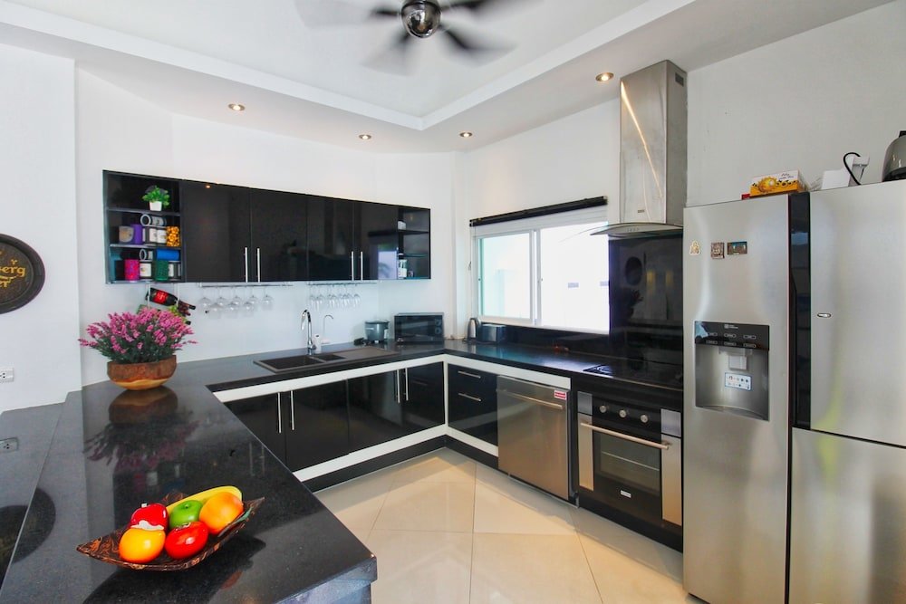 Паттайя: TJ Private Pool Villa