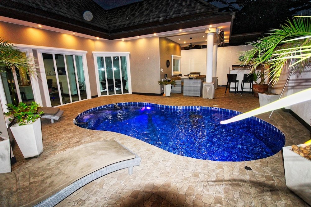 Паттайя: TJ Private Pool Villa