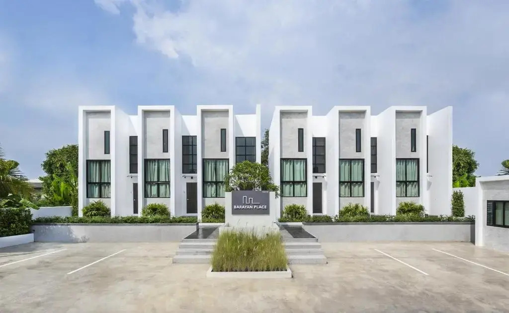 На Чом Тхиан: Barayan Place