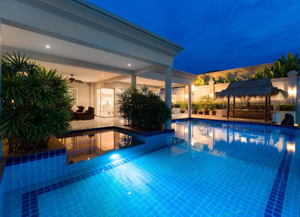 Паттайя: Stunning Luxury Golf and Pool Villas