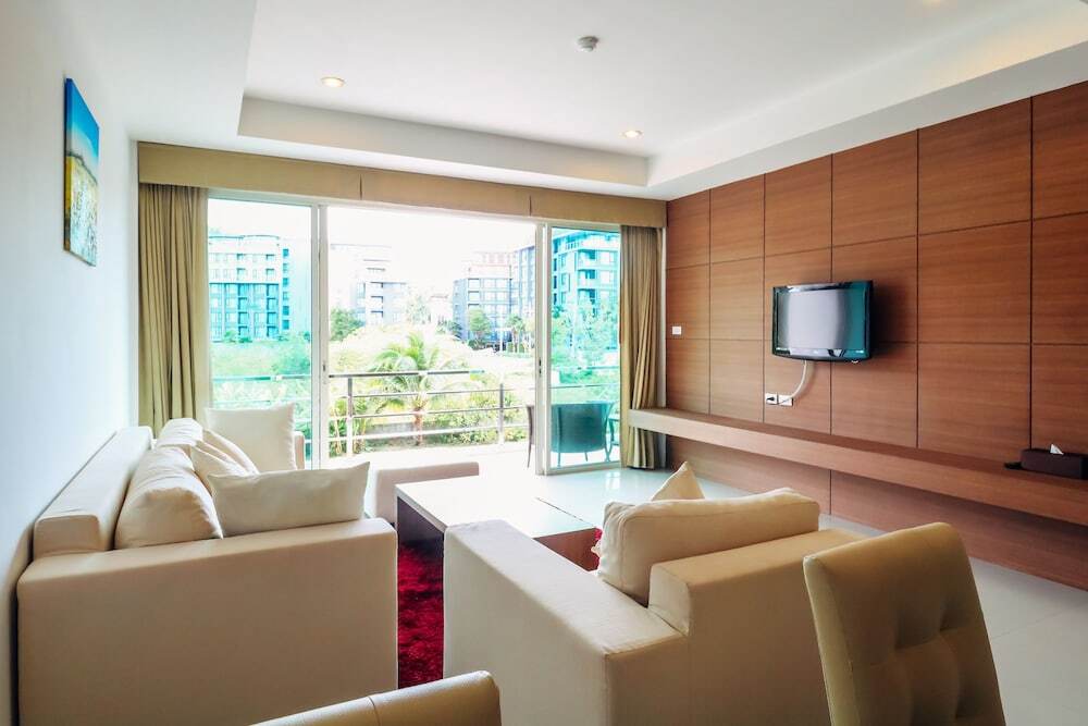 Тхаланг: BangTao Tropical Residence