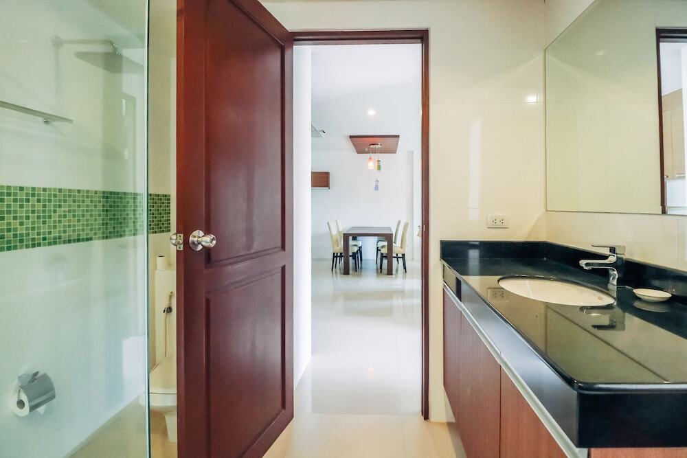 Тхаланг: BangTao Tropical Residence