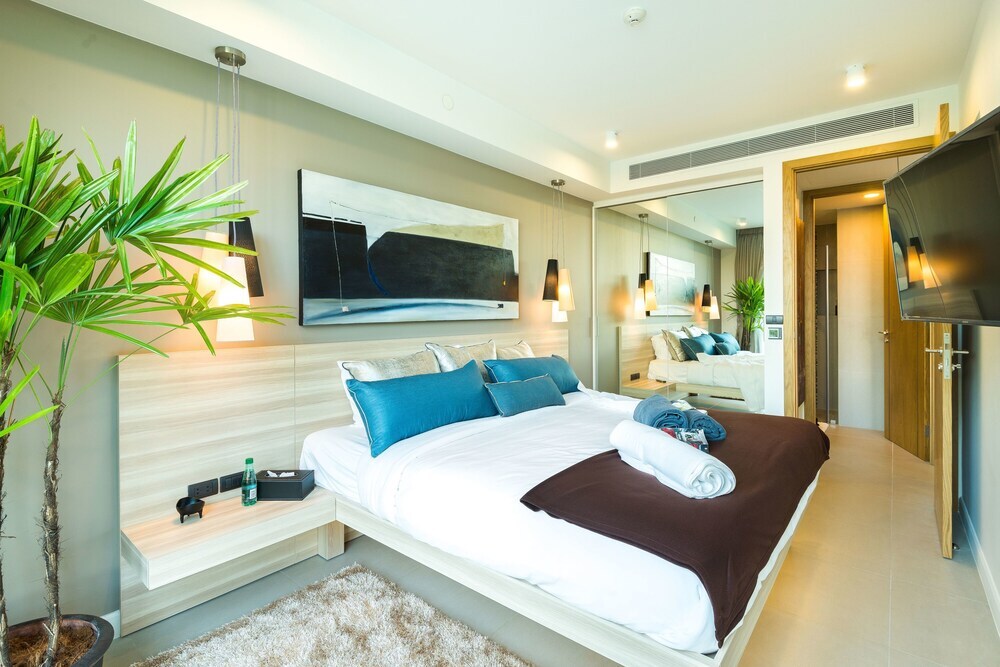 Тхаланг: Ocean Stone Phuket by Holy Cow