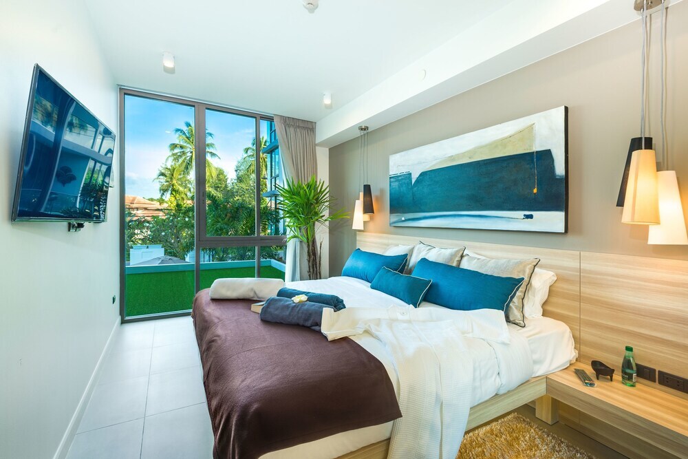 Тхаланг: Ocean Stone Phuket by Holy Cow