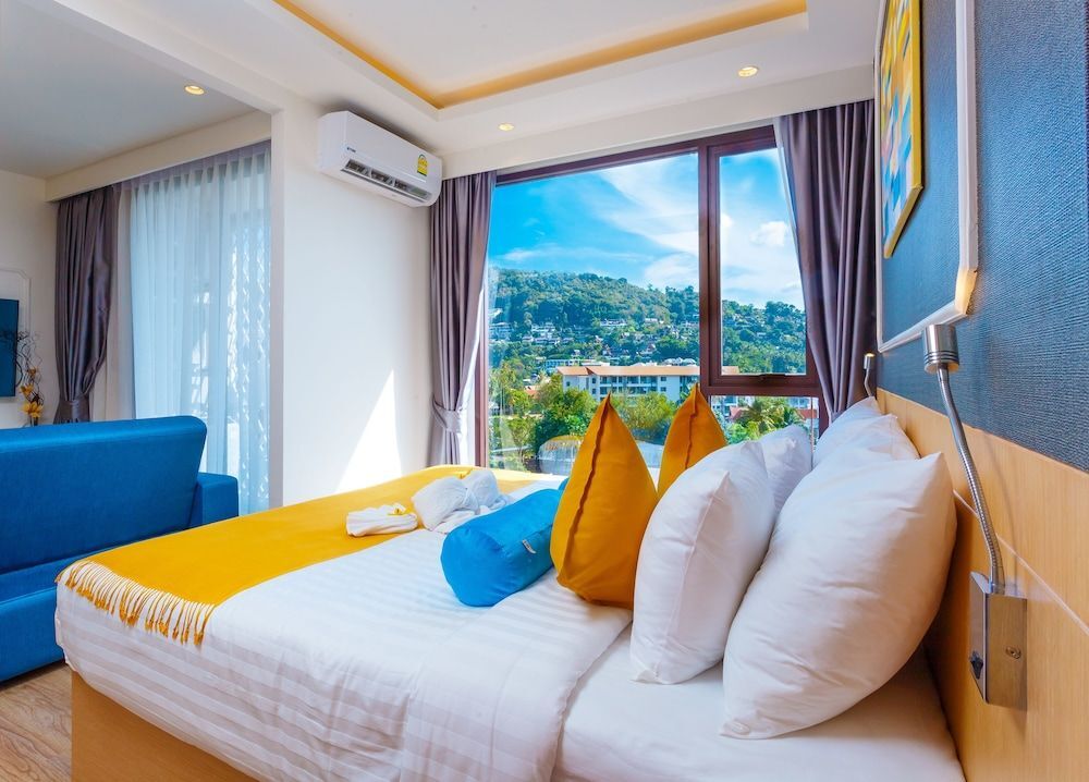 Тхаланг: The Aristo Beach Front 713 by Holy Cow
