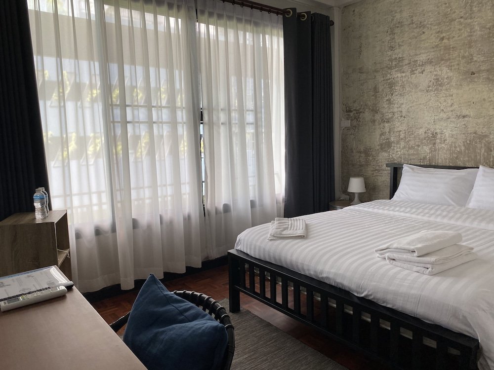 Бангкок: Two One Zero Apartment