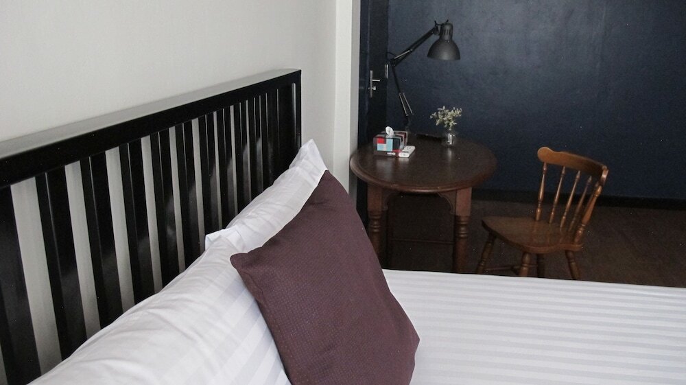 Бангкок: Two One Zero Apartment