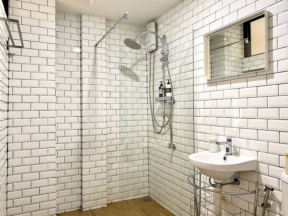 Бангкок: Two One Zero Apartment