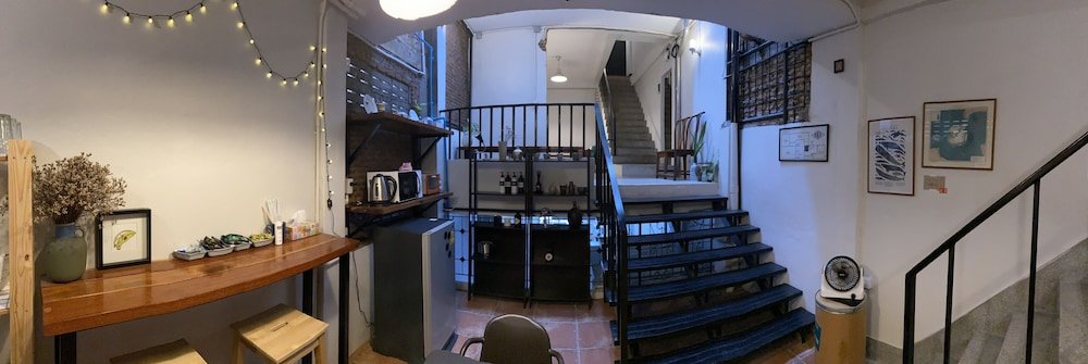 Бангкок: Two One Zero Apartment
