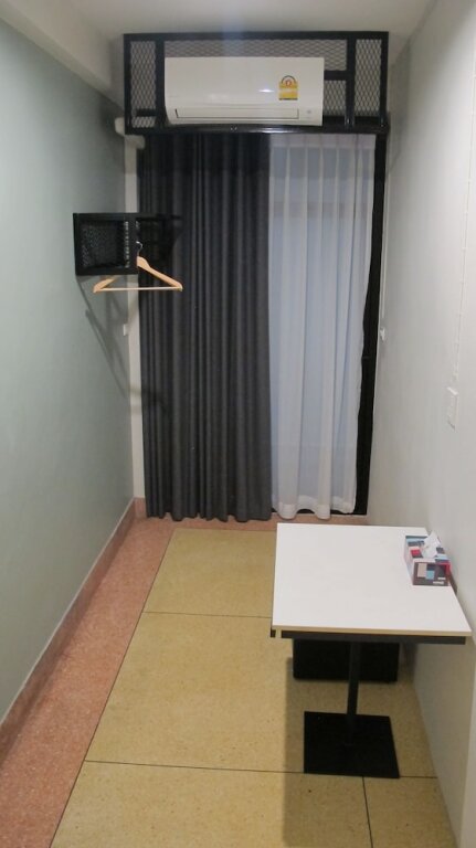 Бангкок: Two One Zero Apartment