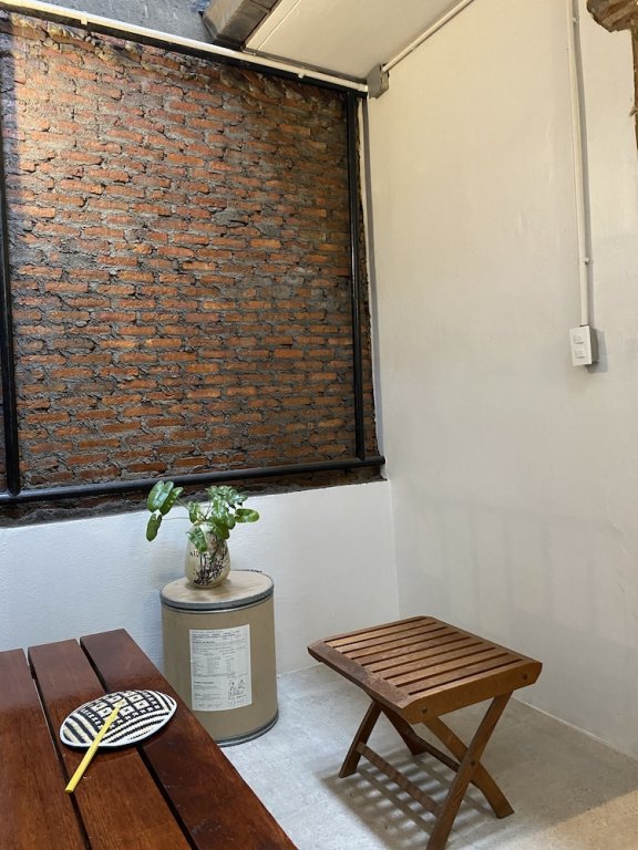 Бангкок: Two One Zero Apartment
