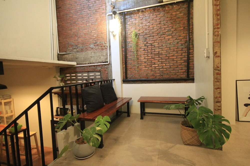 Бангкок: Two One Zero Apartment