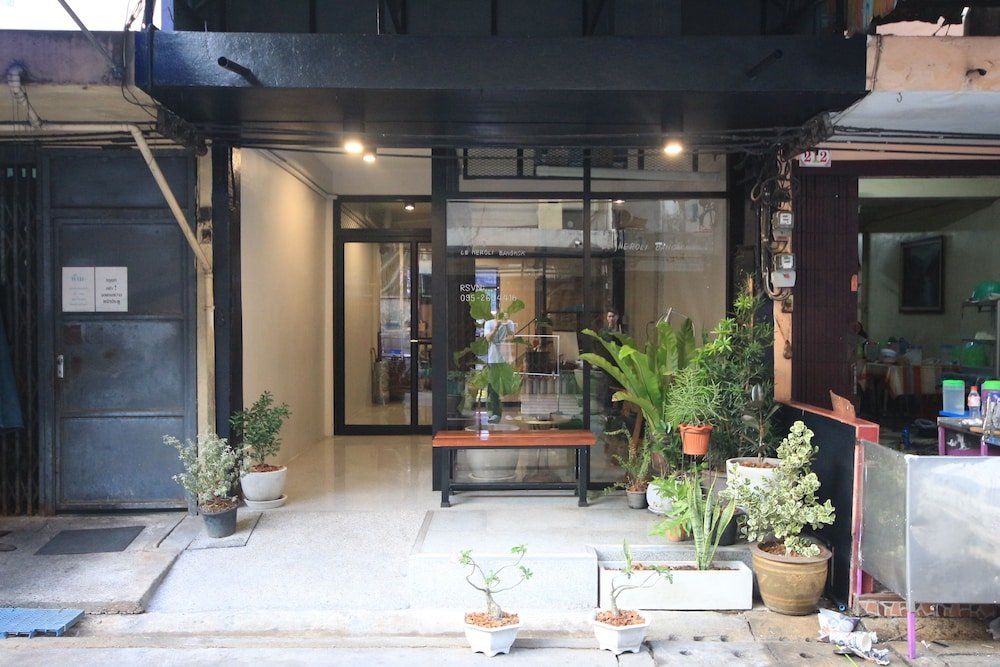 Бангкок: Two One Zero Apartment