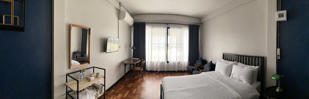 Бангкок: Two One Zero Apartment