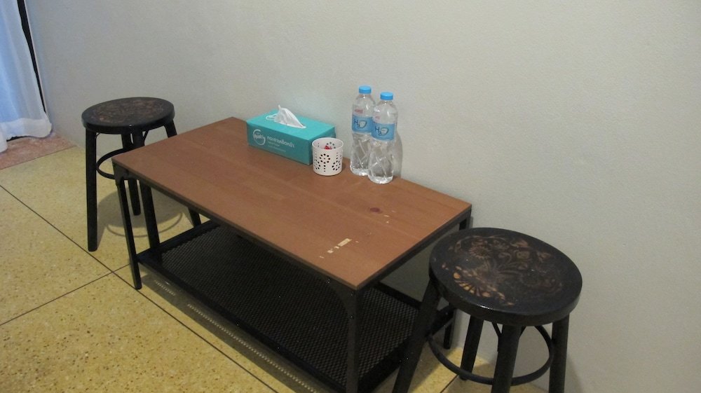 Бангкок: Two One Zero Apartment