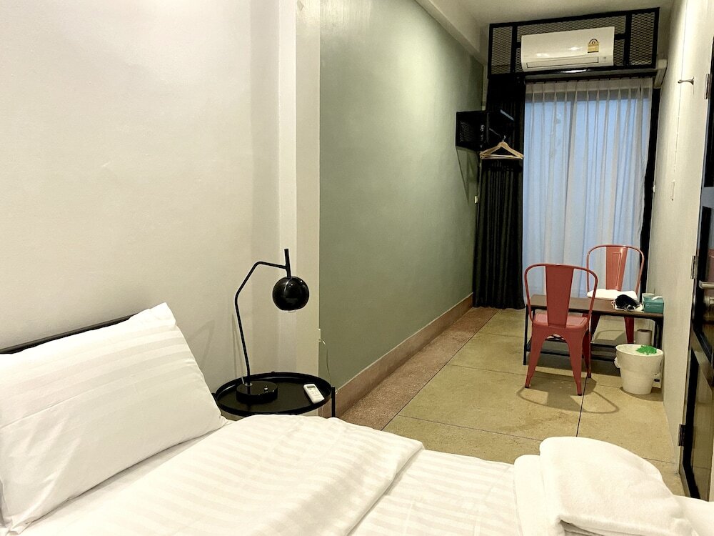 Бангкок: Two One Zero Apartment