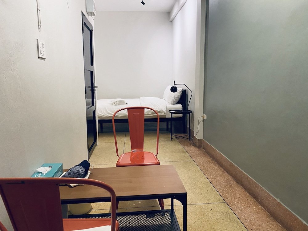 Бангкок: Two One Zero Apartment