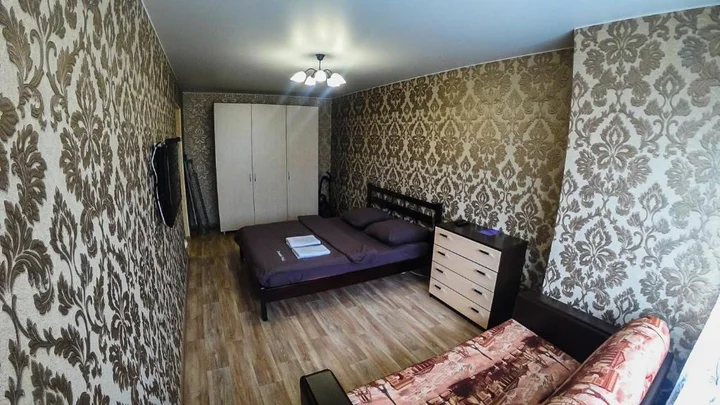 Саратов: Апартаменты на Уфимцева 10а