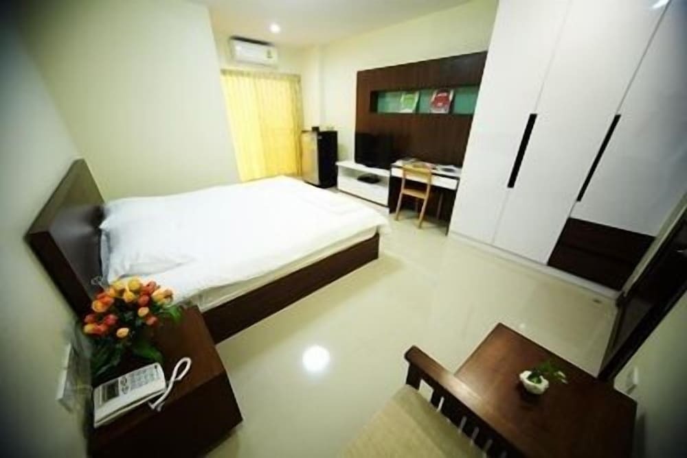Чонбури: Central place serviced apartment 1