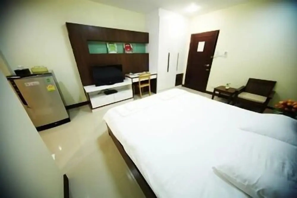 Чонбури: Central place serviced apartment 1