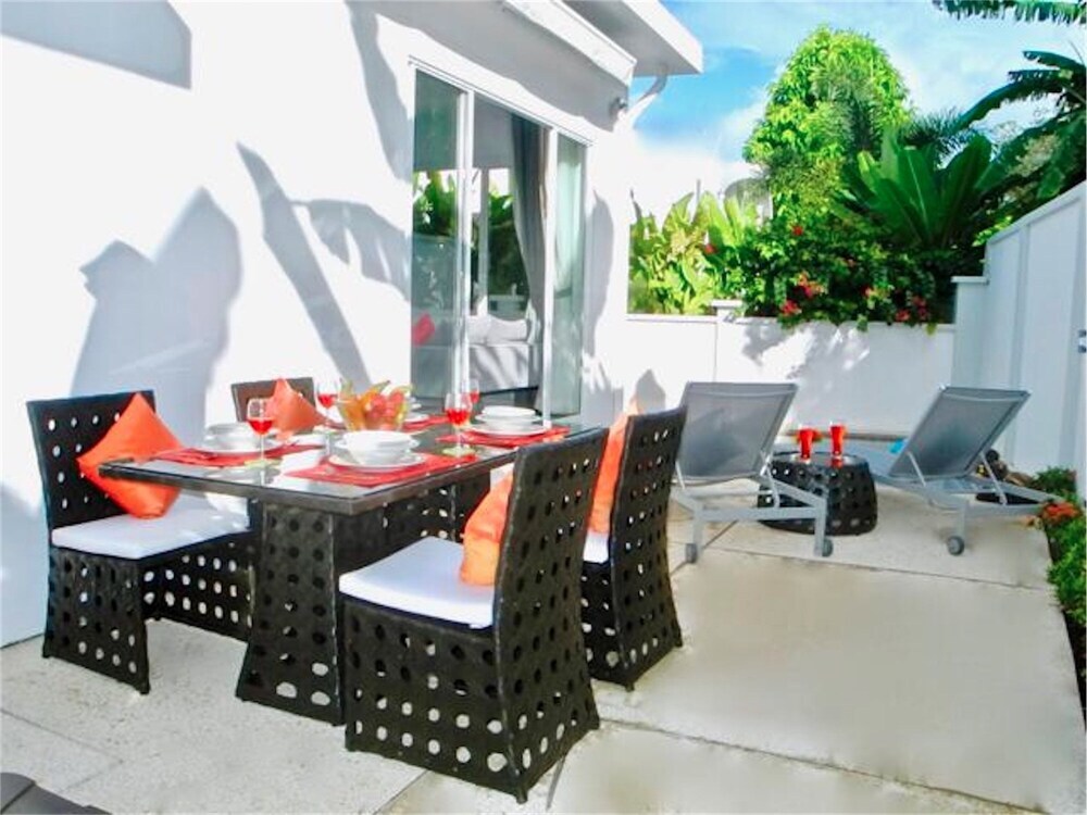 Муанг: The Greens 6 Rawai 2 Bedrooms Villa