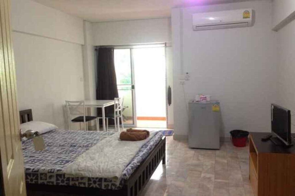 Нонтхабури: Yaowamal Apartment