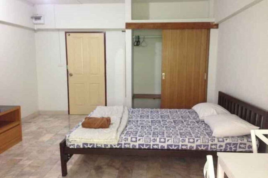 Нонтхабури: Yaowamal Apartment