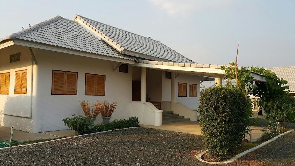 Буенг Сам Пхан: Villa Nachalieng