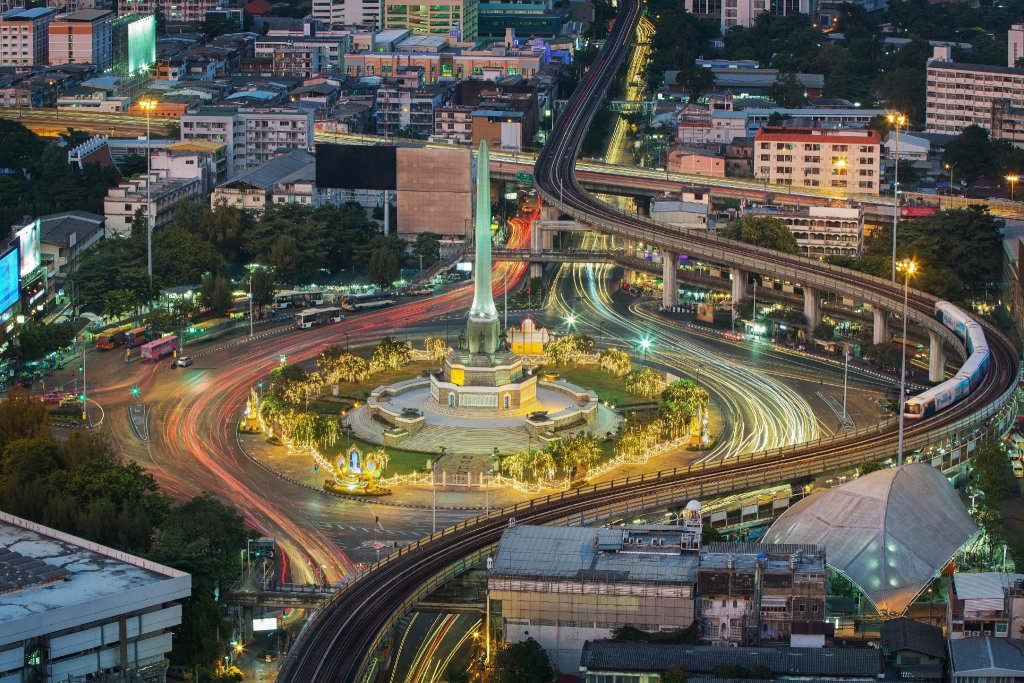 Нонтхабури: 13 Coins Ngamwongwan Hotel